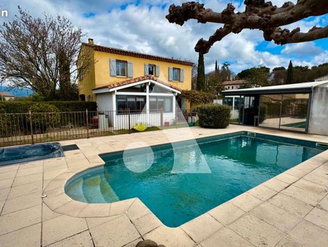 Villa 6 pièces 151 m²