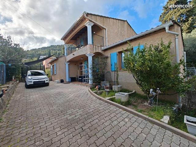 Villa 6 pièces 151 m²