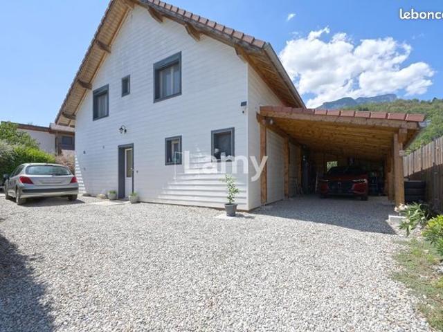 Villa 6 pièces 151 m²