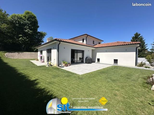 Villa 6 pièces 151 m²