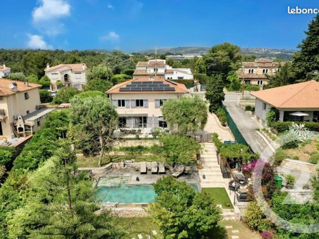 Villa 6 pièces 152 m²