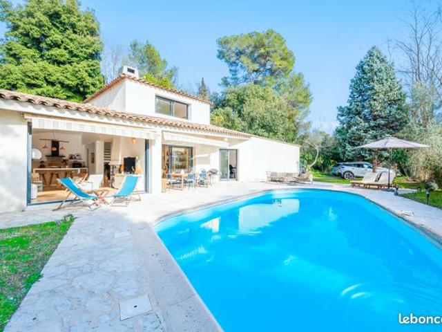 Villa 6 pièces 153 m²