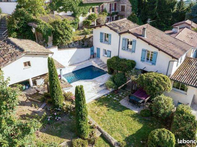 Villa 6 pièces 153 m²
