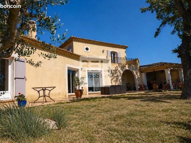 Villa 6 pièces 155 m²