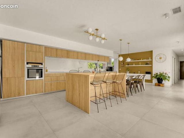 Villa 6 pièces 155 m²