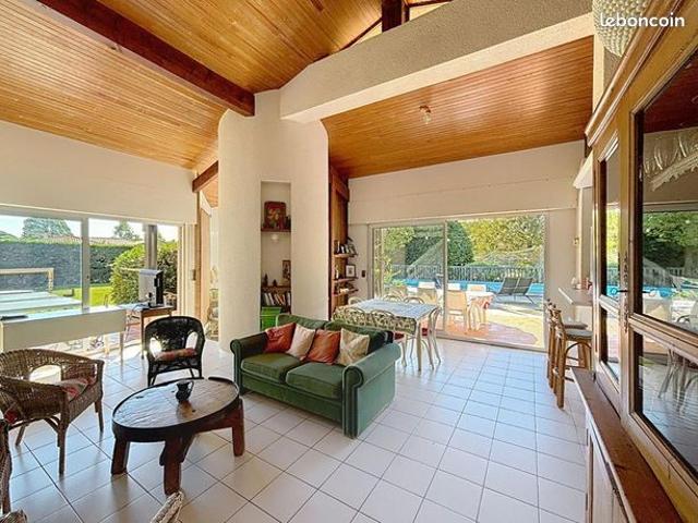 Villa 6 pièces 155 m²