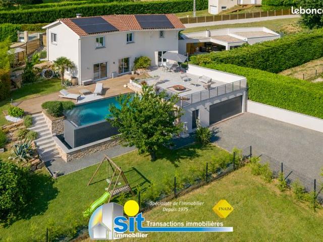 Villa 6 pièces 156 m²
