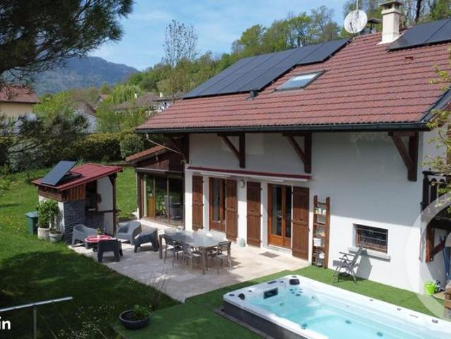 Villa 6 pièces 156 m²