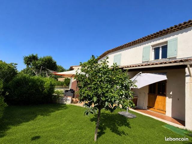 Villa 6 pièces 157 m²