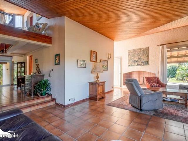 Villa 6 pièces 157 m²