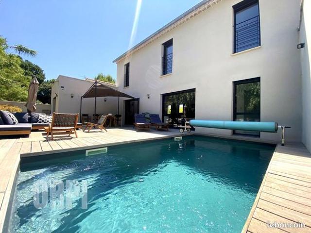 Villa 6 pièces 157 m²