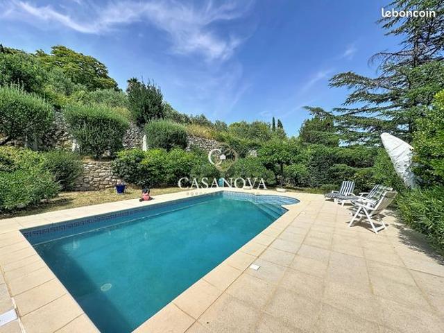 Villa 6 pièces 158 m²
