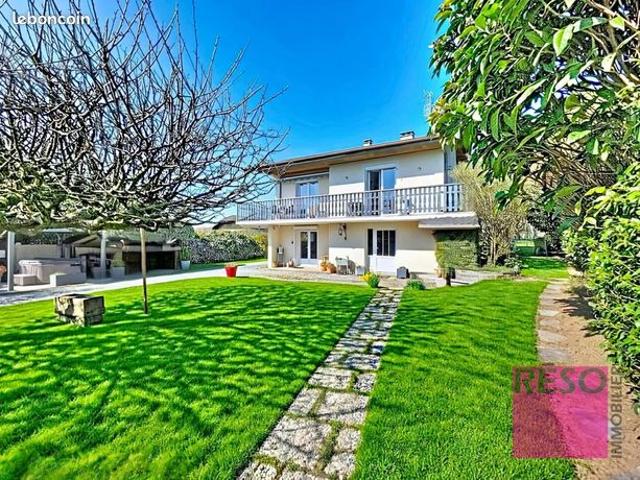 Villa 6 pièces 158 m²