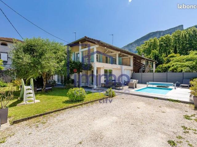 Villa 6 pièces 159 m²