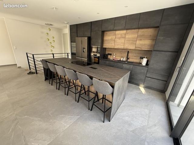 Villa 6 pièces 160 m²