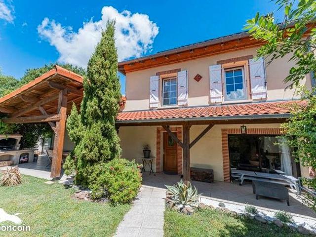 Villa 6 pièces 160 m²