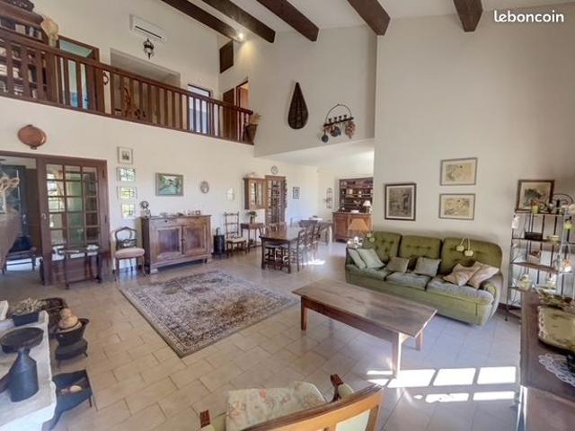 Villa 6 pièces 160 m²