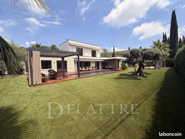 Villa 6 pièces 160 m²