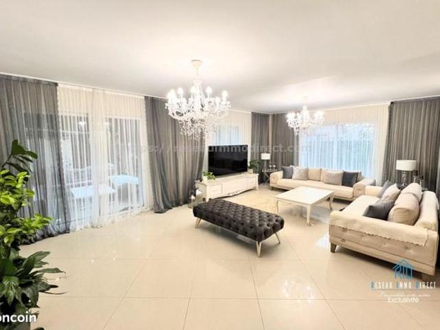 Villa 6 pièces 160 m²