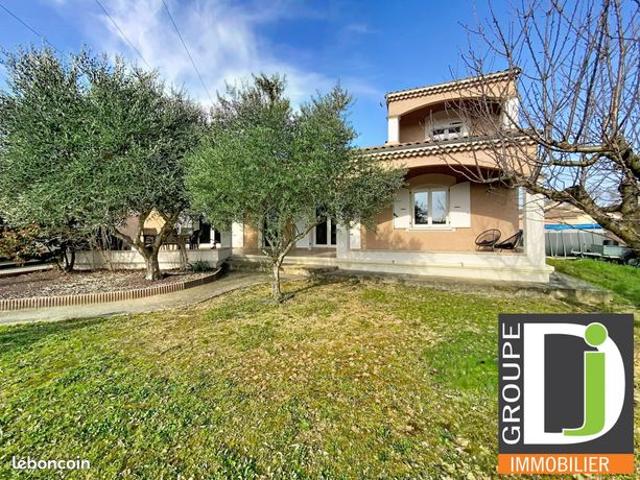 Villa 6 pièces 160 m²
