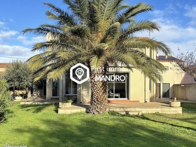 Villa 6 pièces 160 m²