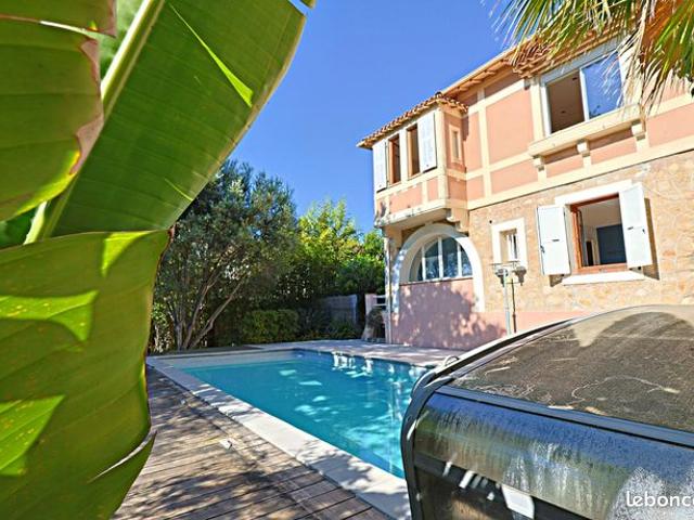 Villa 6 pièces 160 m²