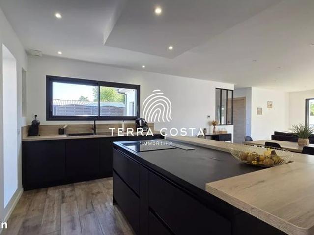 Villa 6 pièces 160 m²
