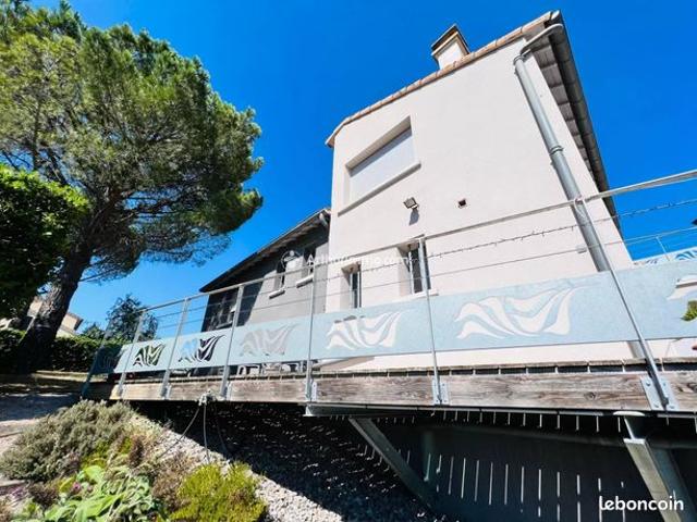 Villa 6 pièces 160 m²