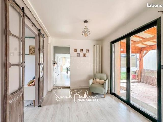 Villa 6 pièces 160 m²