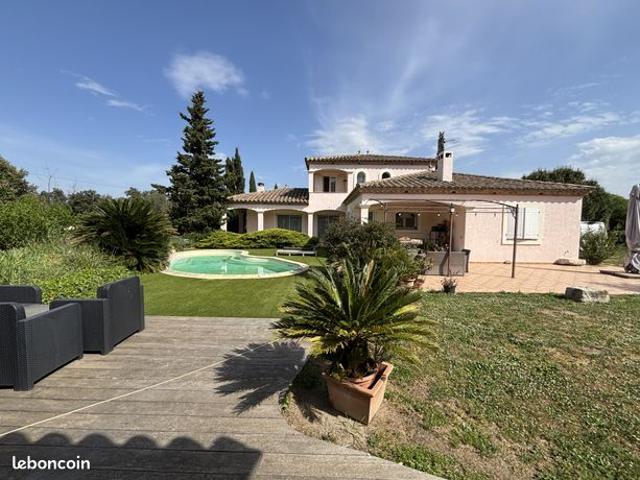 Villa 6 pièces 160 m²