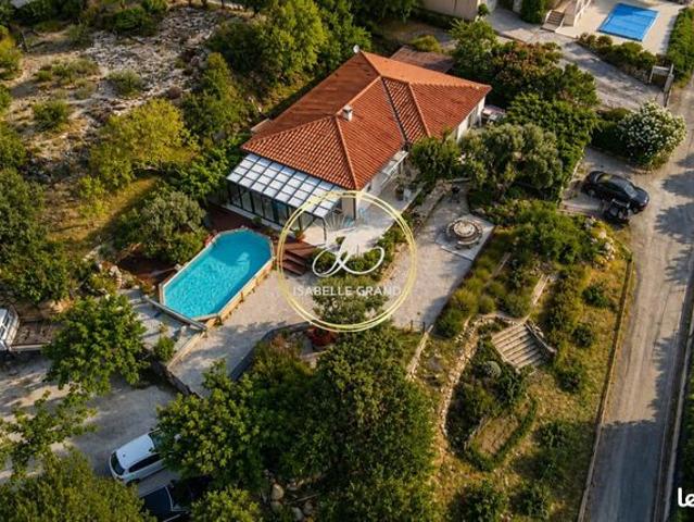 Villa 6 pièces 160 m²