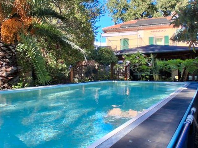 Villa 6 pièces 160 m²