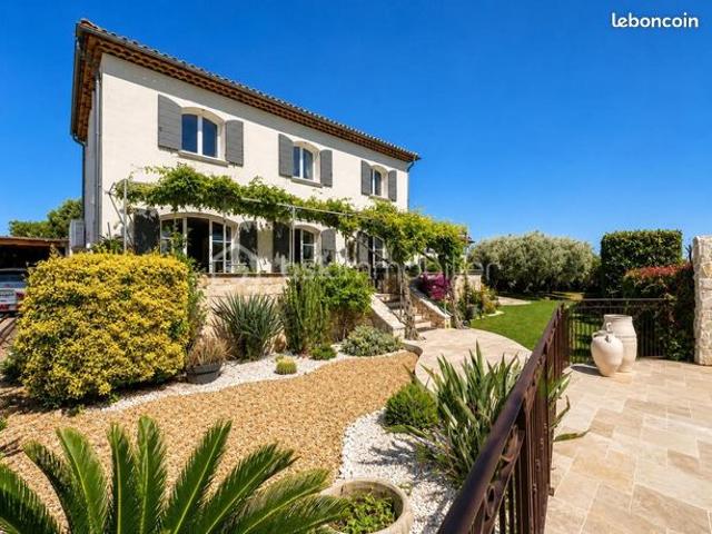 Villa 6 pièces 160 m²