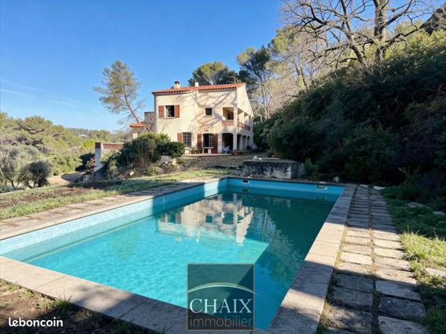 Villa 6 pièces 160 m²