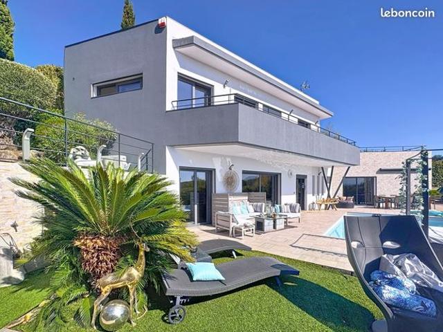 Villa 6 pièces 161 m²