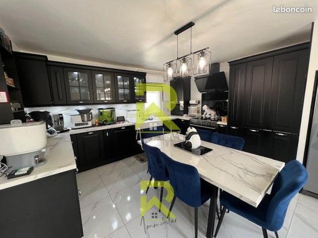 Villa 6 pièces 161 m²