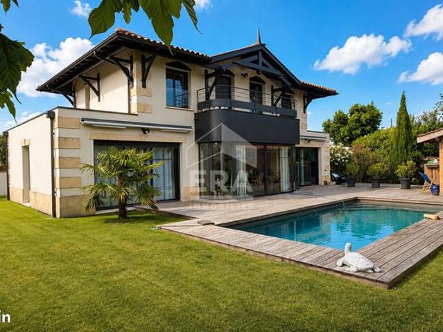 Villa 6 pièces 162 m²