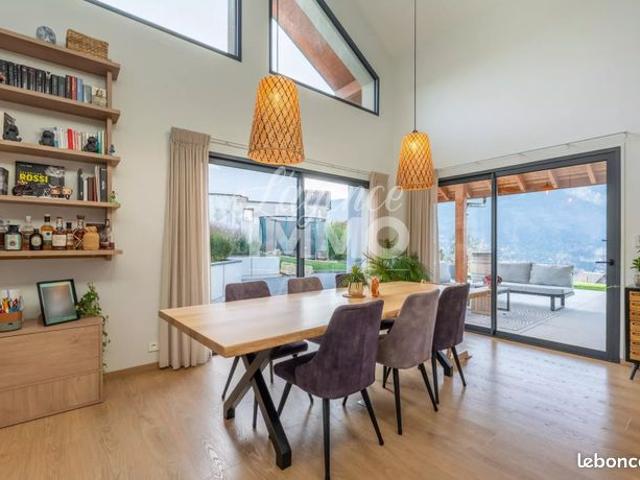 Villa 6 pièces 163 m²