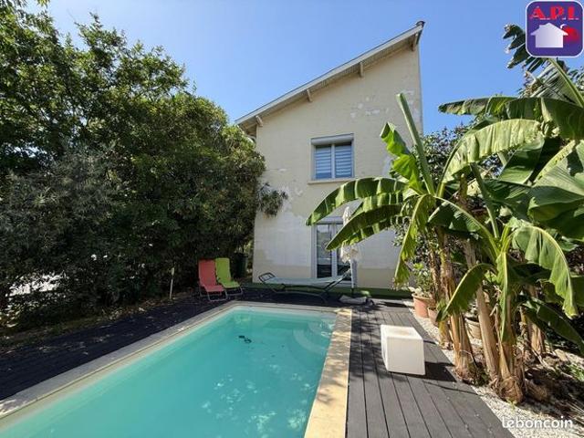 Villa 6 pièces 163 m²