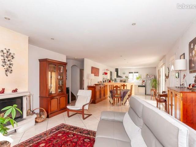 Villa 6 pièces 163 m²
