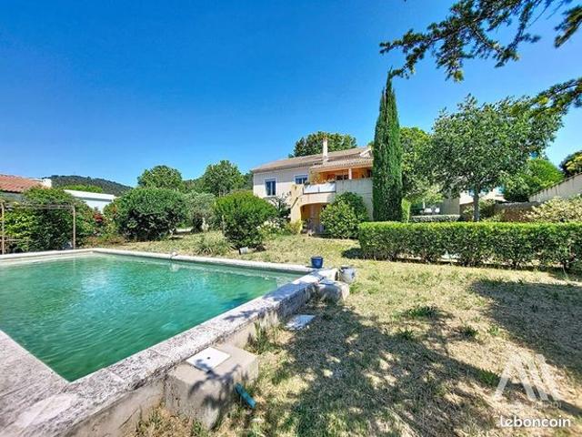 Villa 6 pièces 164 m²