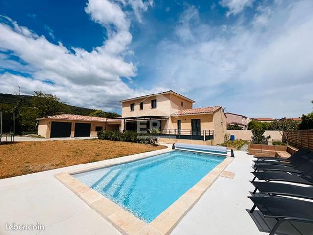 Villa 6 pièces 165 m²