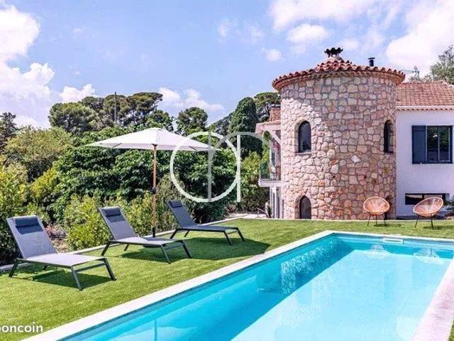 Villa 6 pièces 165 m²
