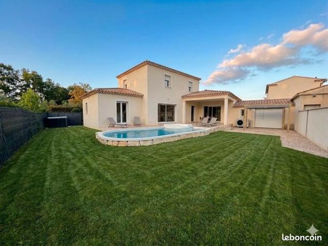 Villa 6 pièces 165 m²