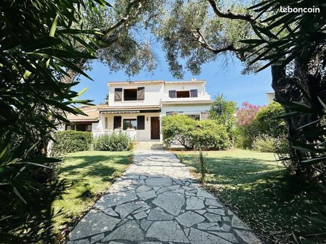 Villa 6 pièces 165 m²
