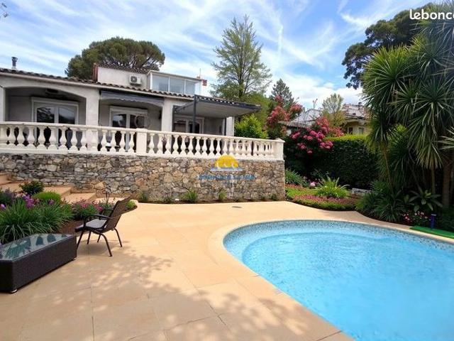 Villa 6 pièces 165 m²