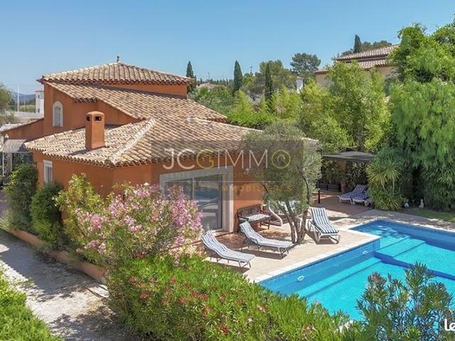 Villa 6 pièces 166 m²
