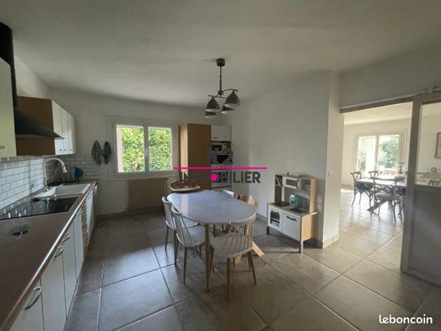 Villa 6 pièces 166 m²