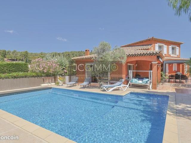 Villa 6 pièces 166 m²