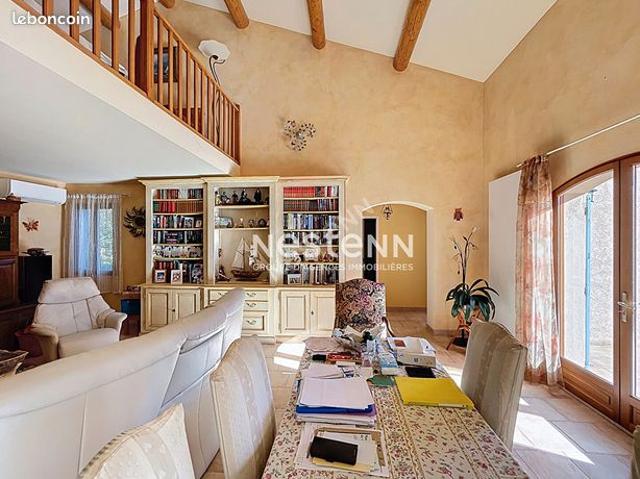 Villa 6 pièces 166 m²